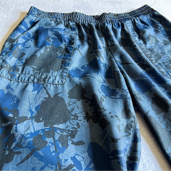 Women’s Sz XL Blue Floral Chambray Pants Camo Print Elastic Waistband - Picture 2 of 11